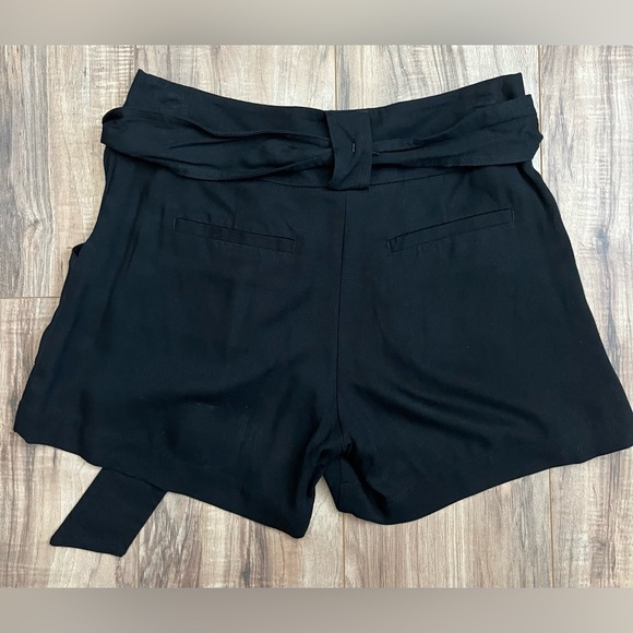 NWOT APT.9 High-Rise Belted Shorts, Size Small - Picture 4 of 7